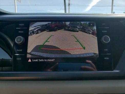 Used 2023 Volkswagen Taos SE w/ Panoramic Sunroof Package AWD/4WD image 24