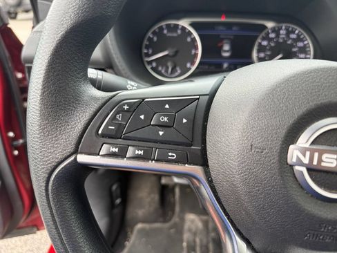 Used 2024 Nissan Sentra SV FWD image 34