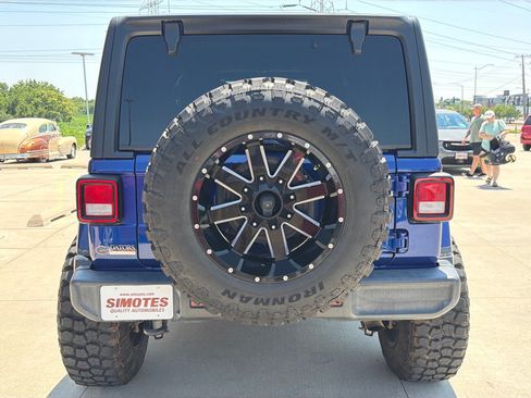 Used 2020 Jeep Wrangler Unlimited Sahara AWD/4WD image 7
