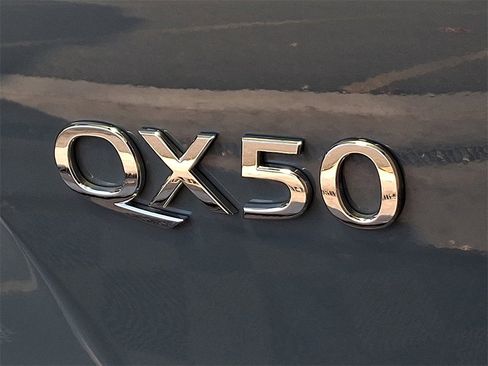 Certified 2025 INFINITI QX50 Luxe image 32