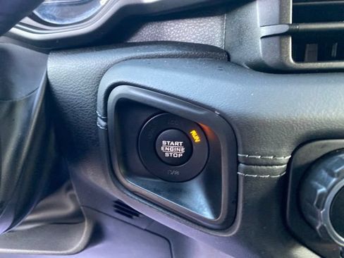 Used 2024 Jeep Wrangler Unlimited Sahara AWD/4WD image 17