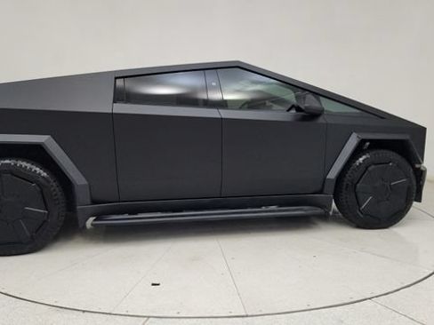 Used 2024 Tesla Cybertruck AWD Crew Cab image 11