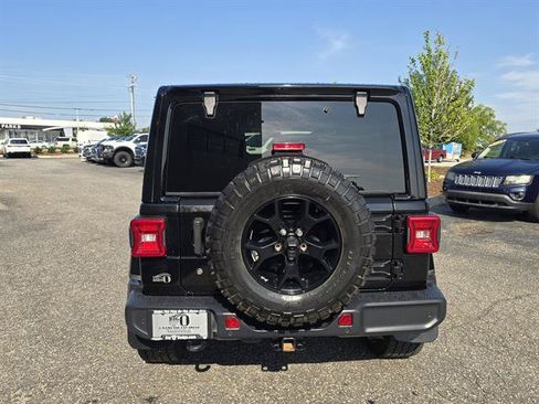 Used 2019 Jeep Wrangler Unlimited Sahara w/ Quick Order Package 24M Moab AWD/4WD image 4