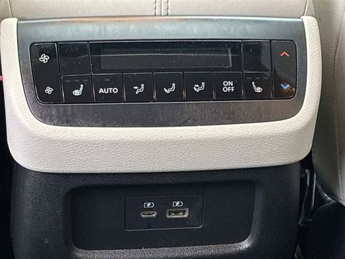 Used 2023 Nissan Pathfinder SL w/ SL Premium Package AWD/4WD image 17
