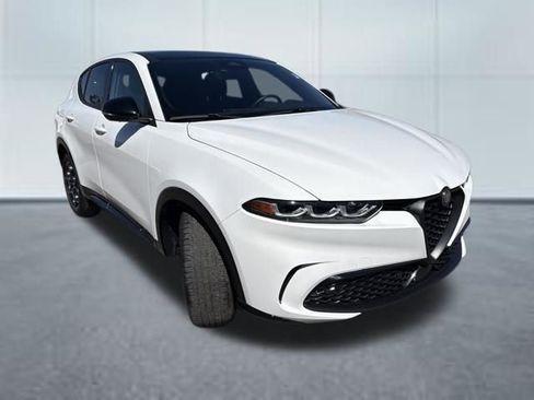 Used 2025 Alfa Romeo Tonale AWD/4WD image 10