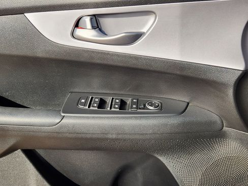 Used 2023 Kia Forte LXS w/ LXS Technology Package image 27