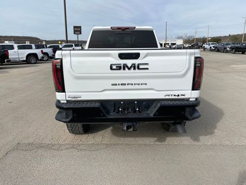Used 2024 GMC Sierra 2500 AT4X image 5