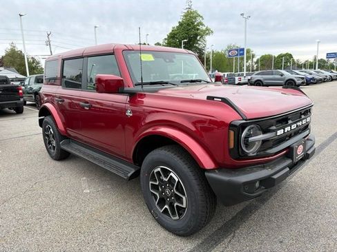 New 2026 Ford Bronco Outer Banks AWD/4WD image 1