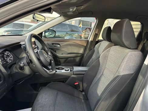 Used 2021 Nissan Rogue SV image 11