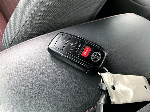 Used 2024 Toyota Corolla SE FWD image 12