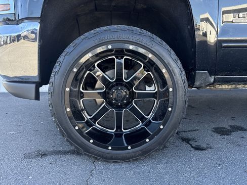 Used 2018 Chevrolet Silverado 1500 LT w/ Texas Edition image 5