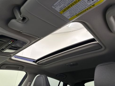 Used 2024 Subaru Crosstrek 2.0i Premium image 21