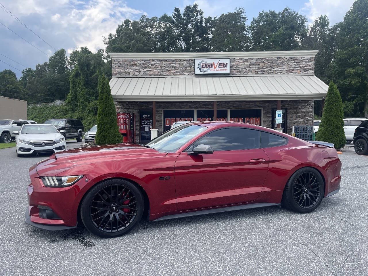 Used 2015 Ford Mustang GT Premium w/ Equipment Group 401A RWD image 1