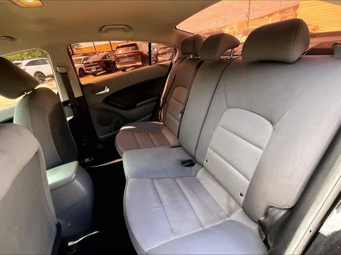 Used 2017 Kia Forte LX image 18