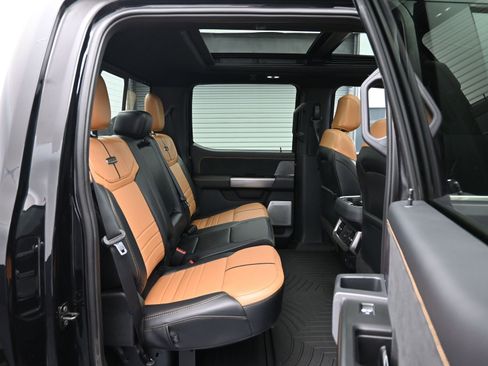 Used 2024 Ford F350 Platinum w/ FX4 Off-Road Package image 12