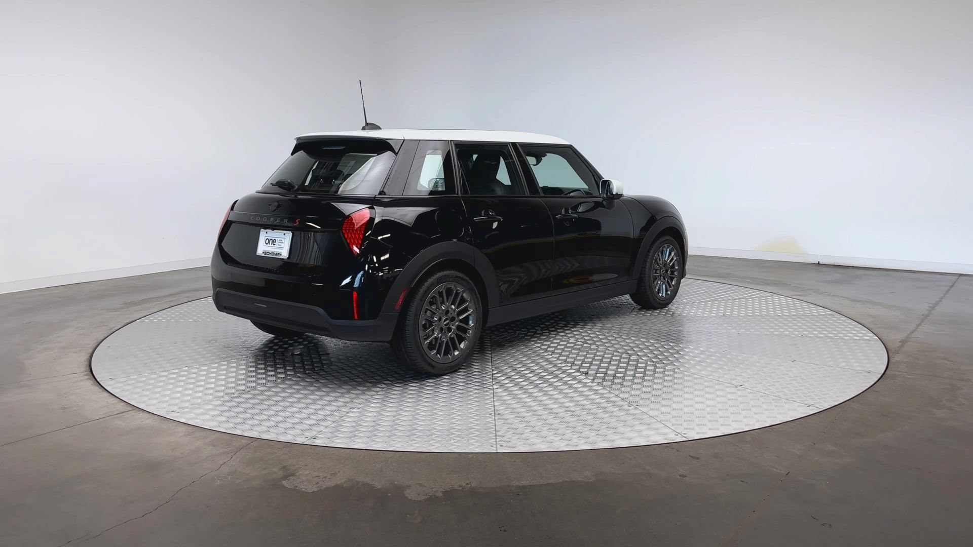 Used 2027 MINI Cooper S FWD image 8