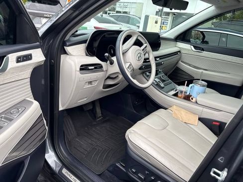 Used 2023 Hyundai Palisade Calligraphy AWD/4WD image 3