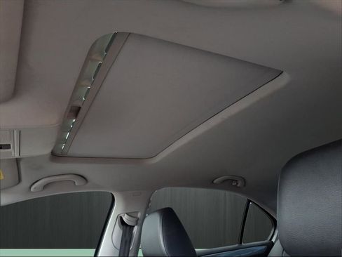 Used 2017 Volkswagen Jetta SE image 22