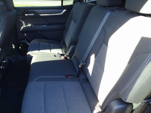 Used 2025 GMC Acadia Elevation image 8