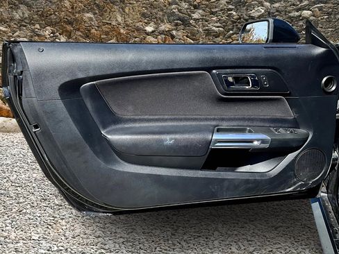 Used 2016 Ford Mustang Coupe image 14