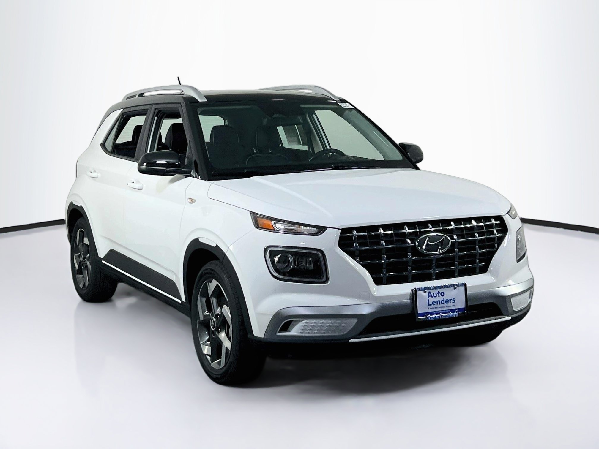 Used 2023 Hyundai Venue Limited FWD image 3