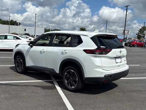 Used 2024 Nissan Rogue SV FWD image 28