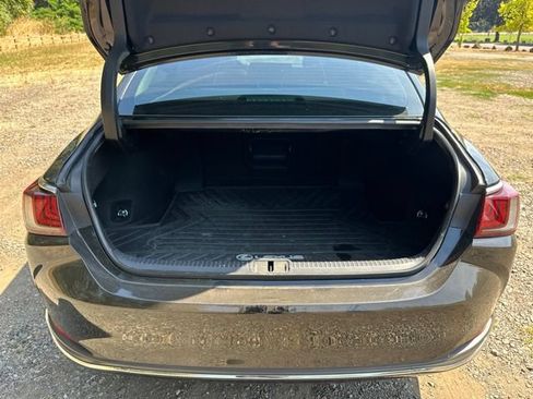 Used 2023 Lexus ES 300h w/ Premium Package FWD image 33