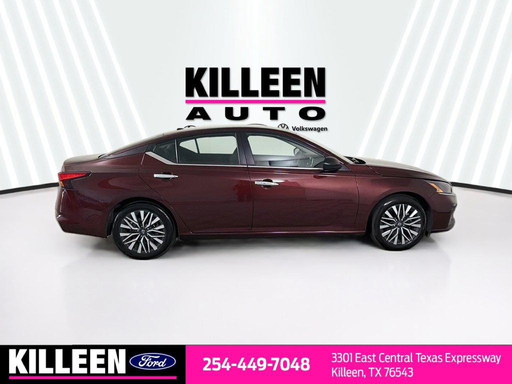 Used 2025 Nissan Altima 2.5 SV FWD image 10