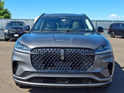 Used 2025 Lincoln Aviator Reserve w/ Luxury Package AWD/4WD image 2