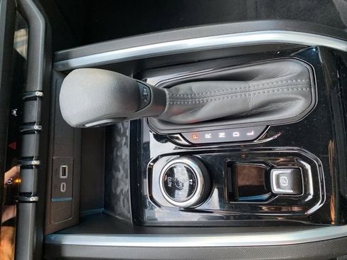 Used 2023 Chevrolet Colorado Trail Boss w/ Technology Package image 27