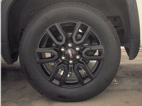 Used 2021 GMC Sierra 1500 Elevation image 12