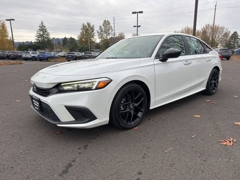 Used 2022 Honda Civic Sport image 3