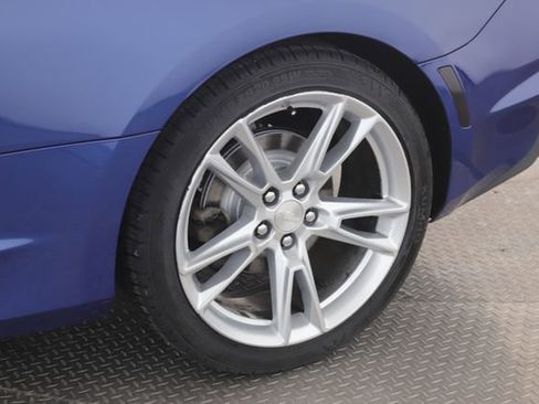 Used 2020 Chevrolet Camaro LT image 8