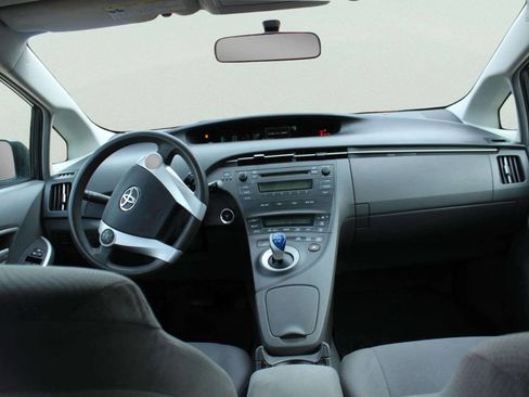 Used 2010 Toyota Prius Five FWD image 8