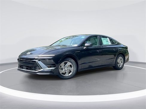 New 2026 Hyundai Sonata SE image 1