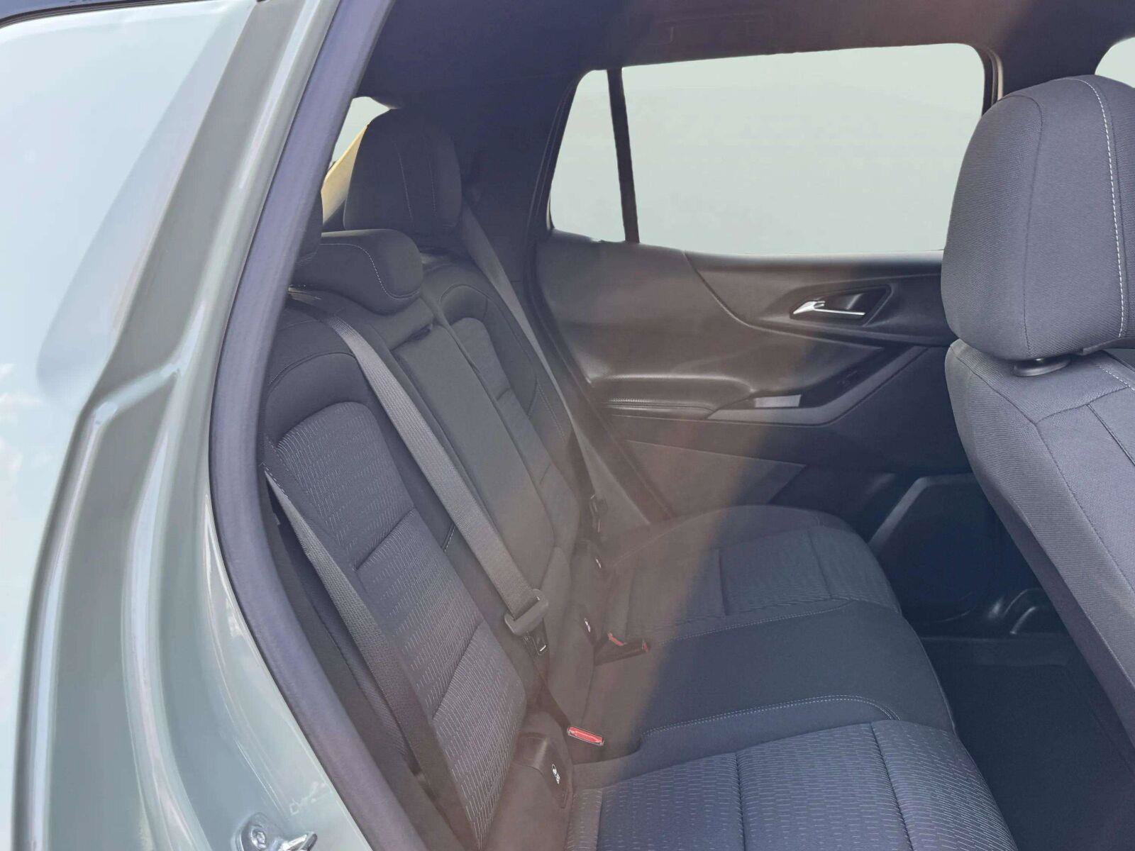 Used 2025 Chevrolet Equinox LT AWD/4WD image 33