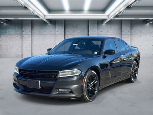 Used 2017 Dodge Charger SXT w/ Plus Group image 1