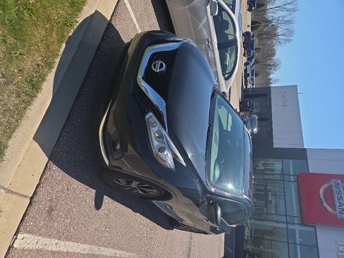 Used 2017 Nissan Murano Platinum w/ Platinum Technology Package image 1