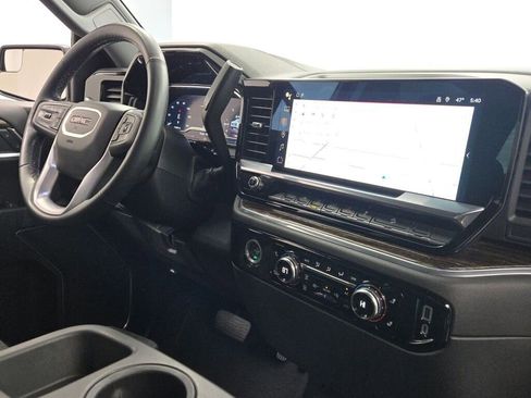 Used 2023 GMC Sierra 1500 Elevation w/ X31 Off-Road Package AWD/4WD image 9