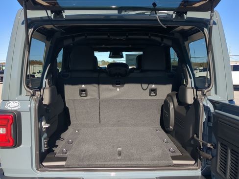 New 2026 Jeep Wrangler Unlimited Rubicon image 11