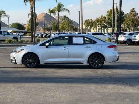 Used 2023 Toyota Corolla SE w/ SE Premium Package FWD image 9