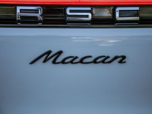 Certified 2026 Porsche Macan image 27