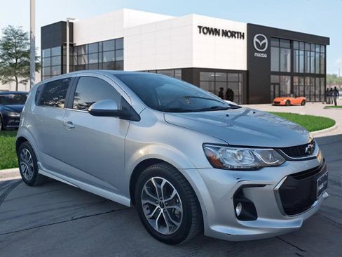 Used 2018 Chevrolet Sonic LT image 1