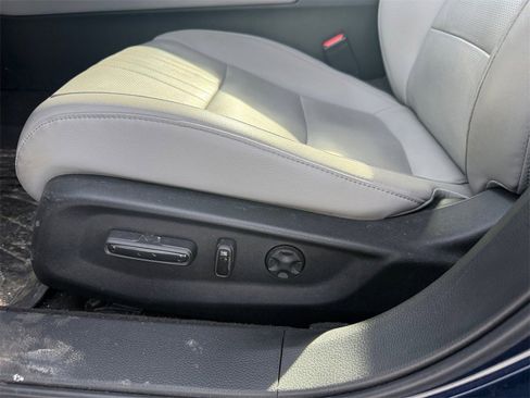 Used 2018 Honda Accord Touring image 12
