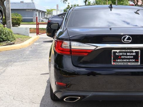 Used 2017 Lexus ES 350 w/ Luxury Package FWD image 17