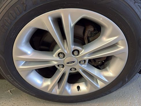 Used 2013 Ford Taurus SEL AWD/4WD image 36