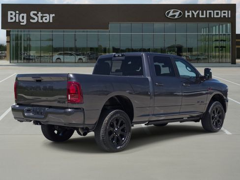Used 2025 RAM 2500 Laramie AWD/4WD image 4