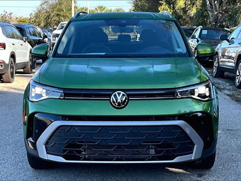 New 2026 Volkswagen Taos SE FWD image 10