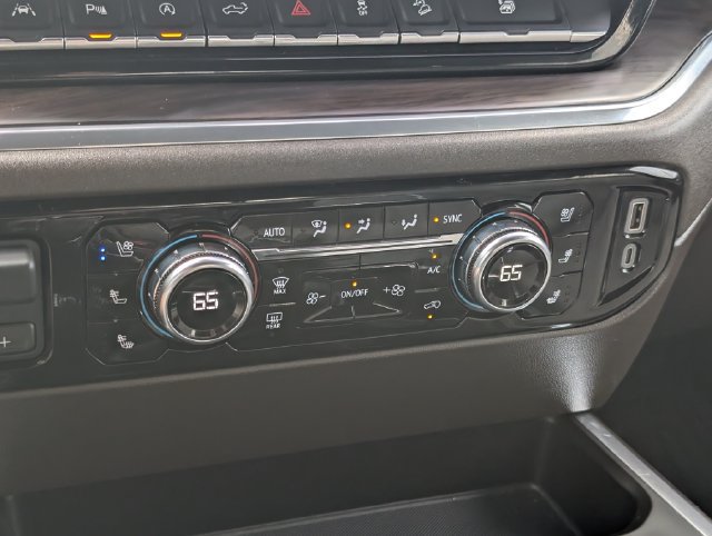 Used 2023 GMC Sierra 1500 SLT w/ SLT Premium Plus Package AWD/4WD image 25