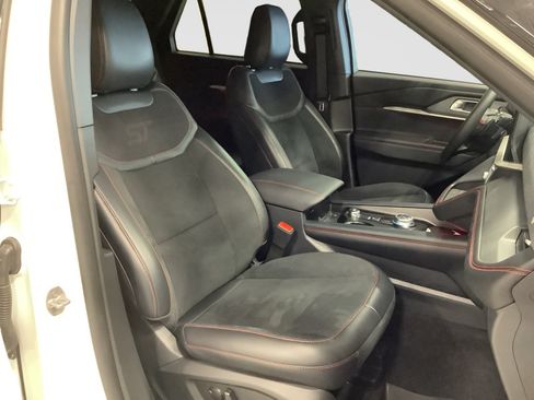 Used 2025 Ford Explorer ST RWD image 22